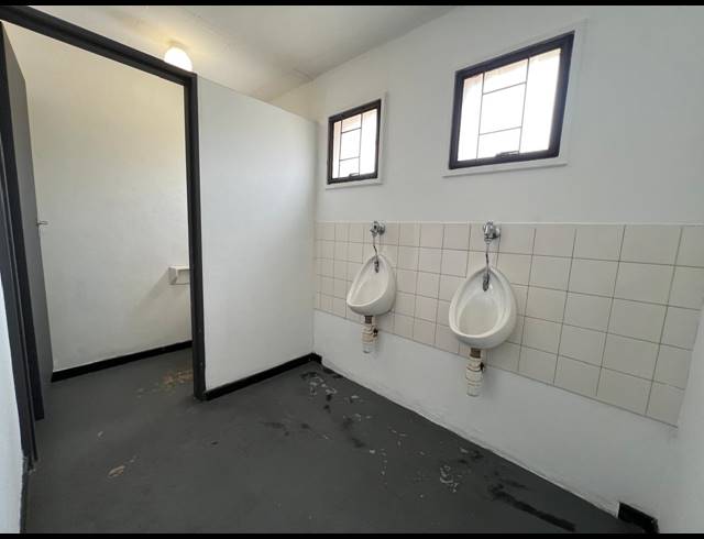 282M² WAREHOUSE TO LET IN STRIJDOMPARK